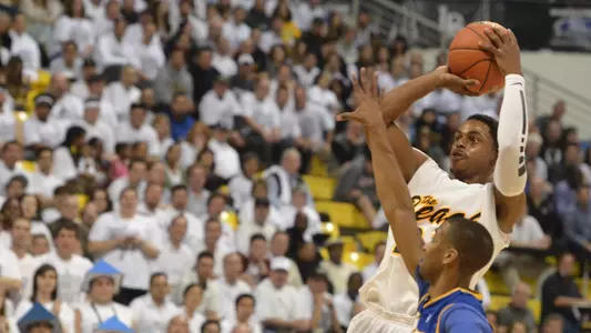 2/22/12 - Casper Ware (22) of the Long Beach State Men's Basketball team.  (Photo by Steven Georges/LBSU)