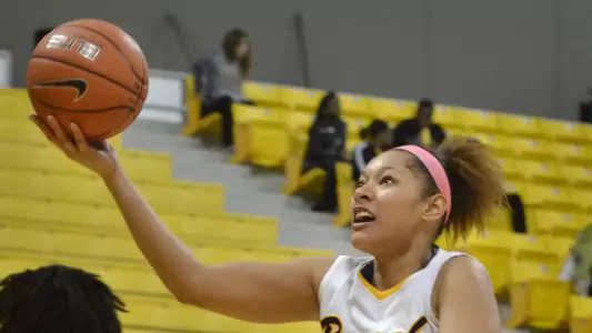2/28/12 - Tipesa Moorer (33) of the Long Beach Wonen's Basketball team.
Photo by Steven Georges/LBSU