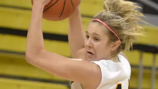 2/28/12 - Lauren Spargo (44) of the Long Beach Wonen's Basketball team.
Photo by Steven Georges/LBSU