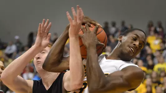 2/4/12 - Nick Shepherd (33).
(Photo by Steven Georges/LBSU)