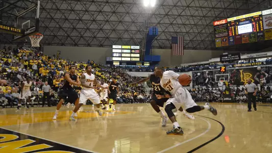 2/4/12 - Larry Anderson.  (Photo by Steven Georges/LBSU)