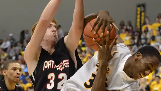 2/4/12 - Nick Shepherd.  (Photo by Steven Georges/LBSU)