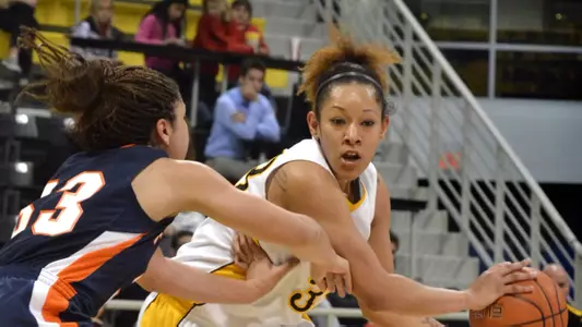 Senior Tipesa Moorer led the 49ers to a win over Cal State Fullerton with a game-high 20 points on Senior Night.