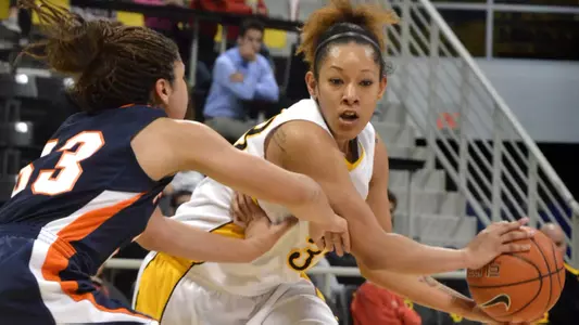 3/1/12 - Tipesa Moorer (33) of the Long Beach State Women's Basketball team.
Photo by Steven Georges/LBSU
LBSU Photo Archive
     www.StevenGeorges.com/LBSU