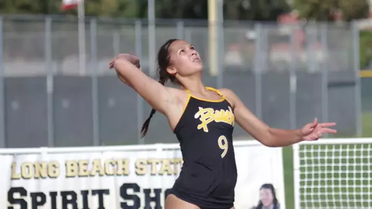 Senior Lauren Minkel and the 49ers finish the regular season this weekend.