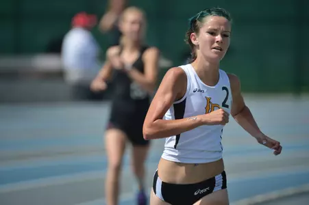 Annie Randall had a season-best and Big West qualifying time of 17:44.41 in the 5000m at the Steve Scott Invitational.