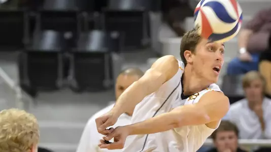 Sophomore Taylor Crabb had a team-high 10 digs in a 3-0 loss at No. 5 Stanford.