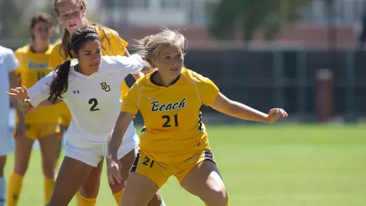 Shannon Bullock looks to pass the ball in the non-conference match against Baylor at George Allen Field, Sunday, August 26, 2012.