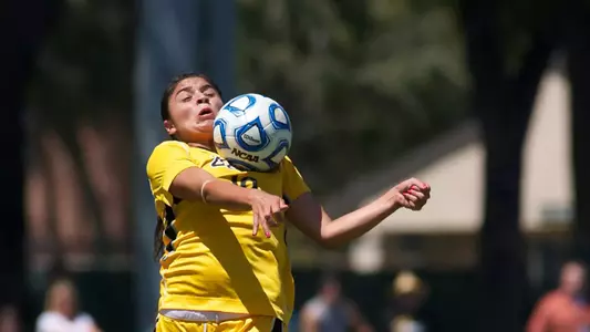 Eileen Maes - Baylor vs. Long Beach State. Aug. 26, 2012. (Photo by John Fajardo/LBSU).