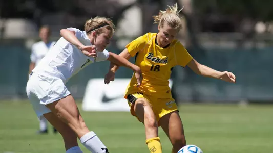 Kelsey Wilson - Baylor vs. Long Beach State. Aug. 26, 2012. (Photo by John Fajardo/LBSU).
