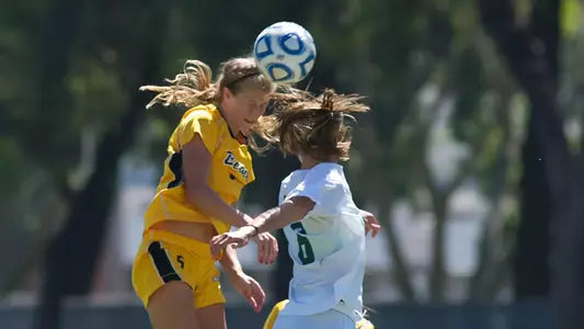 Taylor Nelson - Baylor vs. Long Beach State. Aug. 26, 2012. (Photo by John Fajardo/LBSU).