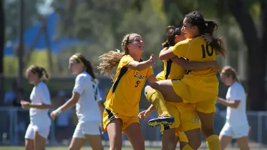 Baylor vs. Long Beach State. Aug. 26, 2012. (Photo by John Fajardo/LBSU).