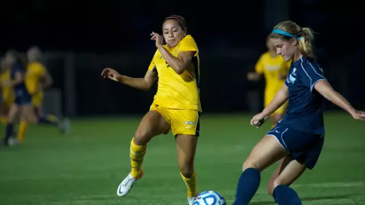 Elizabeth Lyons in the non-conference match against San Diego at George Allen Field, Long Beach, Calif., Fri., Sept. 21, 2012.