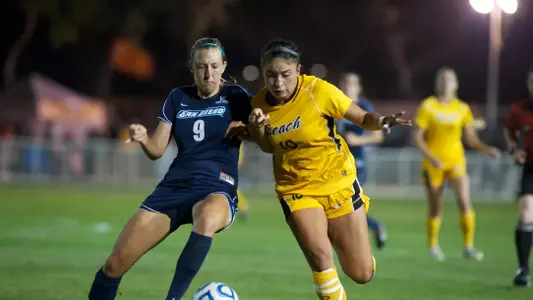 Elizabeth Maes in the non-conference match against San Diego at George Allen Field, Long Beach, Calif., Fri., Sept. 21, 2012.
