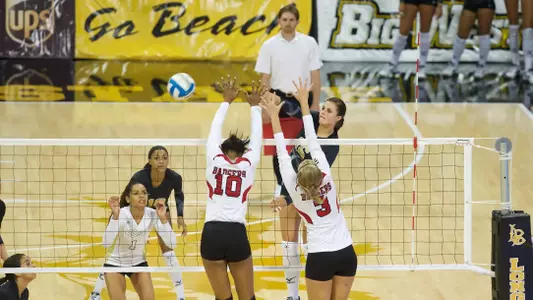 Delainey Aigner-Swesey led the 49ers with 15 kills on Friday.