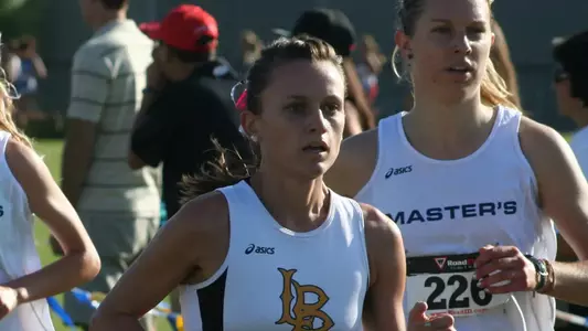 Nina Moore was Long Beach State's top finisher as she placed seventh overall with a season-best 17:43.7.
