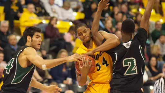 Kyle Richardson in the Big West Conference match against Hawaii at the Walter Pyramid, Long Beach, Calif., Sat., Jan. 12, 2013.