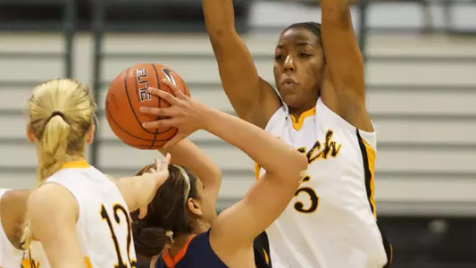 Jade Wilson in the Big West Conference match against Fullerton State at the Walter Pyramid, Long Beach, Calif., Sat., Jan. 19, 2013.