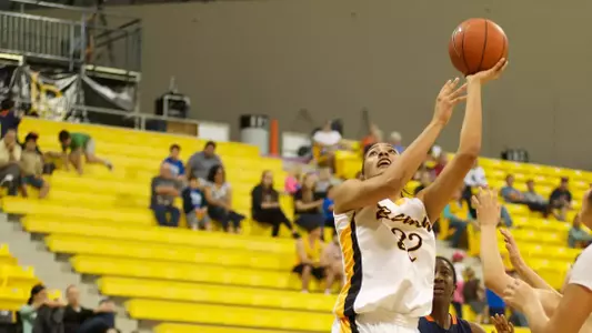 Devin Hudson in the Big West Conference match against Cal State Fullerton at the Walter Pyramid, Long Beach, Calif., Sat., Jan. 19, 2013.