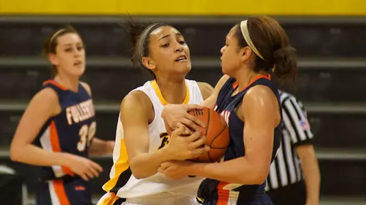 Devin Hudson in the Big West Conference match against Cal State Fullerton at the Walter Pyramid, Long Beach, Calif., Sat., Jan. 19, 2013.