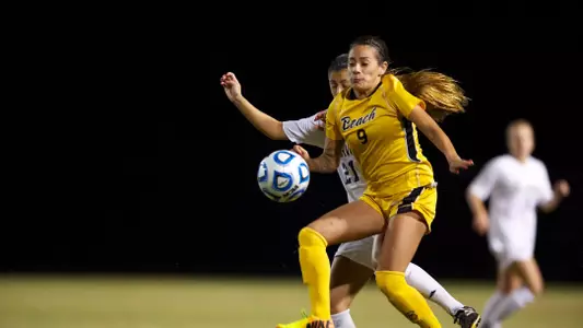 Elizabeth Lyons. (Photo by John Fajardo/LBSU)