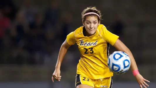 Natalie Zeenni.  (Photo by John Fajardo/LBSU)