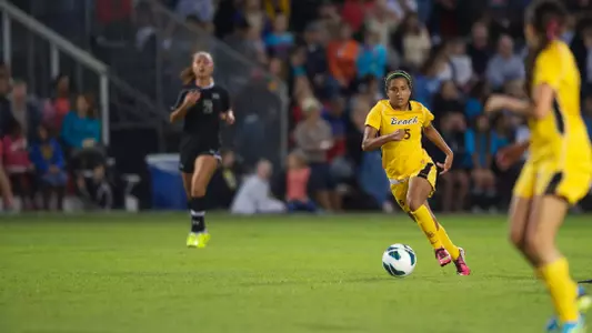 Mimi Rangel.  (Photo by John Fajardo/LBSU)