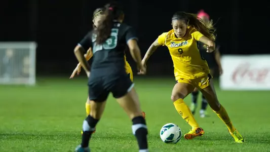 Elizabeth Lyons. (Photo by John Fajardo/LBSU)