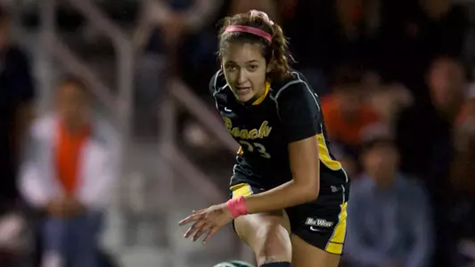 Natalie Zeenni.  (Photo by John Fajardo/LBSU)