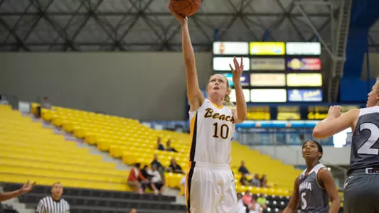 Junior Ella Clark had a career-high 19 points in a 77-61 victory over Omaha on Sunday.