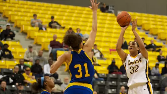 Sophomore Devin Hudson registered her sixth double-double of the season with 15 points and a career-high 16 rebounds against Pacific.