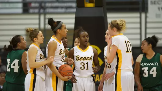 The 49ers gather in the Big West Conference match against Hawaii at the Walter Pyramid, Long Beach, Calif., Thurs., Feb. 7, 2013.