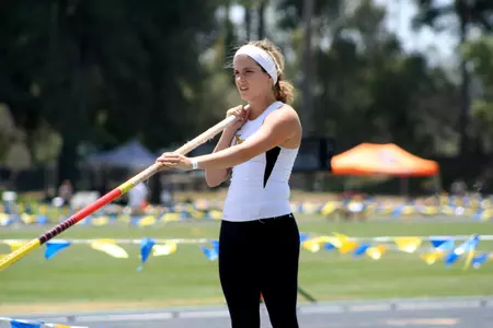 Senior Amanda Klinchuch registered a personal-best 12-00 in the pole vault at the Aztec Invitational.