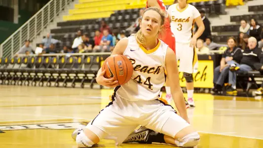 Lauren Spargo in the first round game of the WNIT against Utah Wednesday night at the Walter Pyramid in Long Beach, Calif.