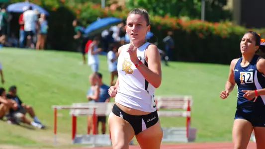 Nina Moore