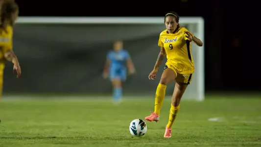 Elizabeth Lyons. (Photo by John Fajardo/LBSU)
