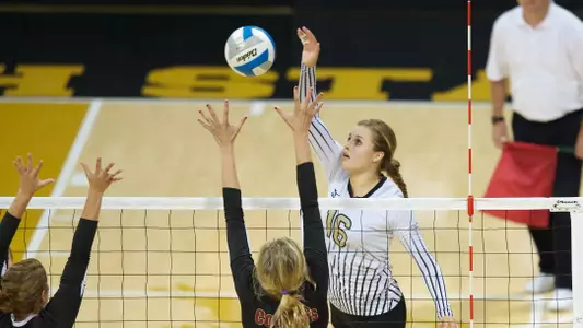 Senior Delainey Aigner-Swesey led the 49ers with 16 kills and 15 digs against the Cougars.