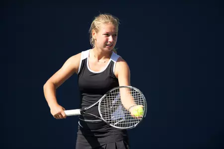 Junior Karolina Rozenberg won her first singles match of the year as the 49ers opened the season up with six victories.