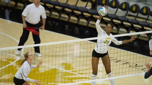 Chisom Okpala led the 49ers with 11 kills on .588 hitting.