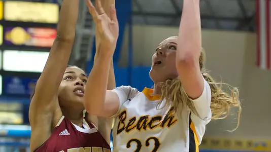 Freshman Madison Montgomery registered her sixth double-figure scoring game in a loss at Cal State Northridge on Saturday.