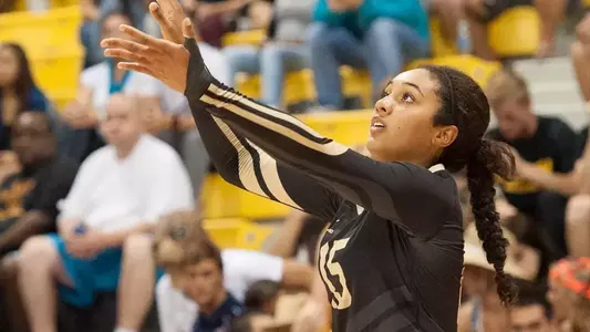 Ashley Murray becomes the first LBSU player named Big West Freshman of the Week.