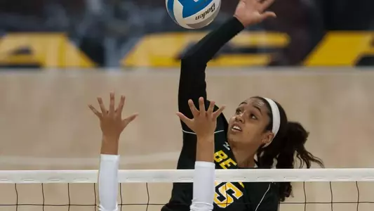 Ashley Murray had 12 kills and six blocks.