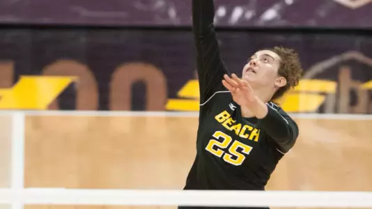 Alex Reid had her sixth double-double of the season at Hawai'i.