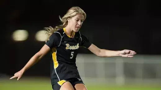 Senior defender Taylor Nelson had two shots in a 1-0 loss at UC Riverside on Sunday.