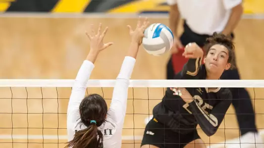 Alex Reid had 10 of her 16 kills in the second set.