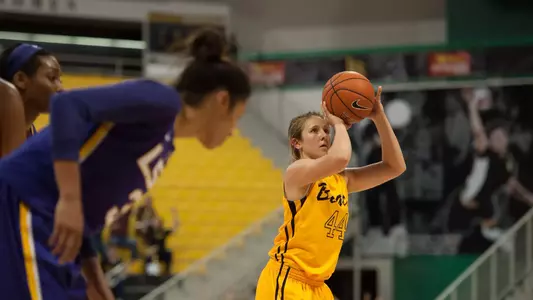 Senior Lauren Spargo had a game-high 14 points in a 59-44 win over LSU.<br><i>(Photo by John Fajardo)</i>