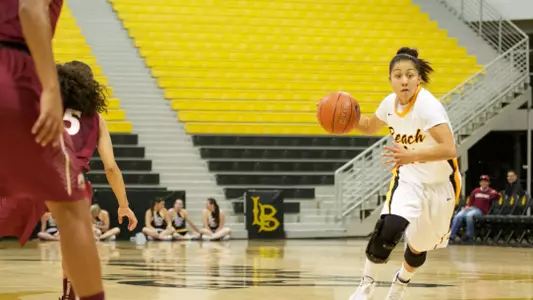 Junior Hallie Meneses led the 49ers to an 83-64 win at Cal State Fullerton with 18 points and nine assists.