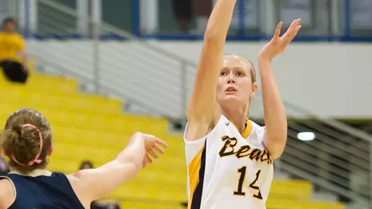 Junior Ella Clark sparked a late rally that brought the 49ers back from a five-point deficit over the final two minutes for the 65-62 win against UC Davis. (Photo by John Fajardo)