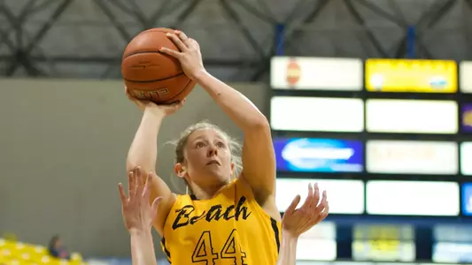 Junior Lauren Spargo earned All-Big West honorable mention recognition after leading the 49ers with 11.3 points per game in conference play.