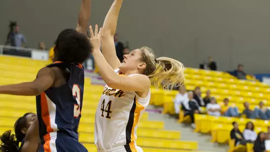 Junior Lauren Spargo had a game-high 19 points to lead the 49ers to a Big West Tournament first-round win over Cal State Fullerton. (Photo by John Fajardo)
